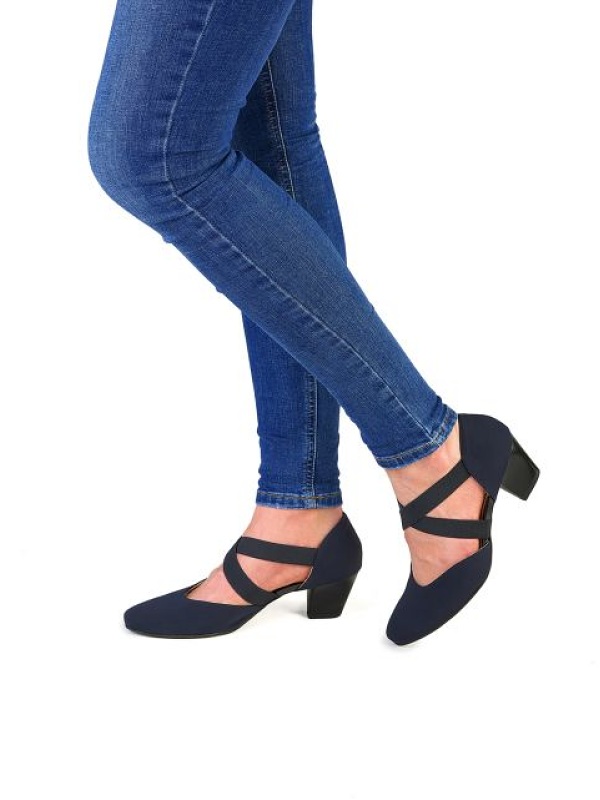 Extravagante Pumps mit Kreuzbandagen von ARA Shoes - 1233439_62 blue_1